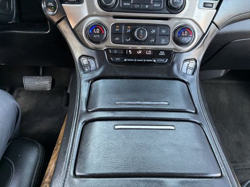 Used 2016 GMC Yukon Denali RWD image 50