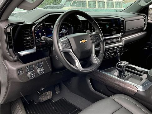 Used 2025 Chevrolet Silverado 1500 LTZ w/ Z71 Off-Road Package AWD/4WD image 19