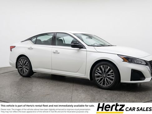 Used 2025 Nissan Altima 2.5 SV FWD image 1