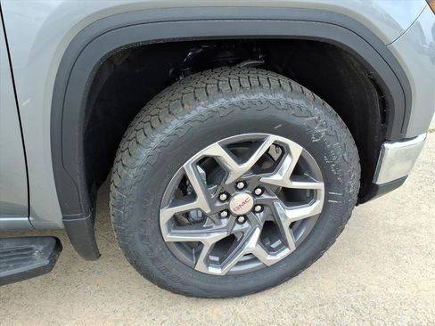 New 2026 GMC Sierra 1500 SLT image 9