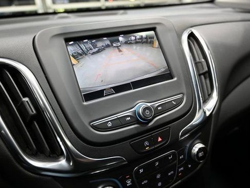 Used 2022 Chevrolet Equinox LT image 16