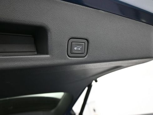 Used 2025 Chevrolet Traverse High Country FWD image 50