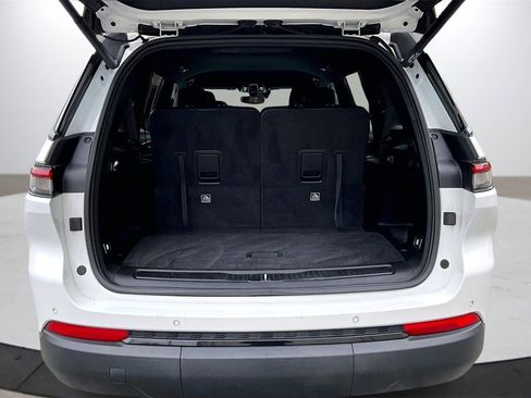 Used 2021 Jeep Grand Cherokee L Laredo image 25