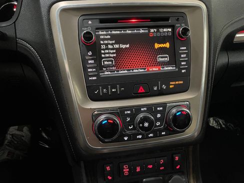 Used 2015 GMC Acadia Denali image 39