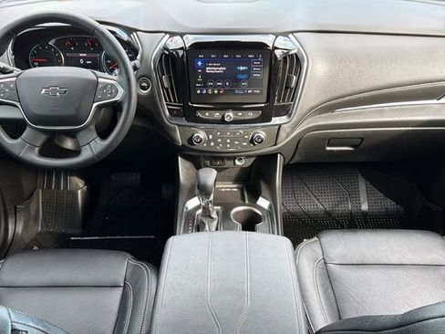 Used 2023 Chevrolet Traverse LT FWD image 28
