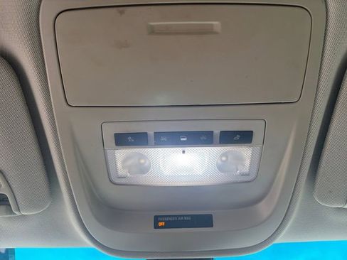Used 2016 Chevrolet Colorado LT w/ LT Convenience Package RWD image 23