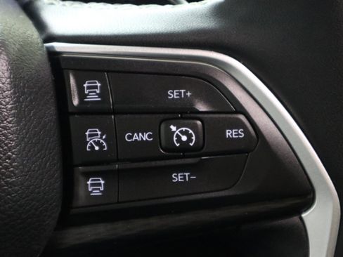 Used 2023 Jeep Grand Cherokee L Laredo AWD/4WD image 29