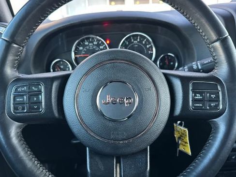 Used 2017 Jeep Wrangler Unlimited Sahara w/ Connectivity Group image 25