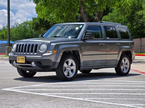 Used 2011 Jeep Patriot Latitude w/ Sun/Sound Group AWD/4WD image 7