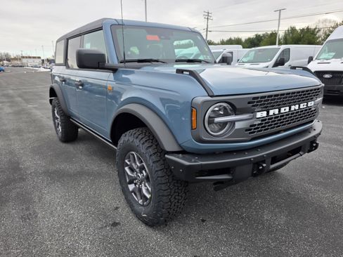 New 2025 Ford Bronco Badlands image 7