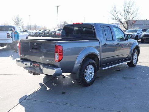 Used 2018 Nissan Frontier SV image 6