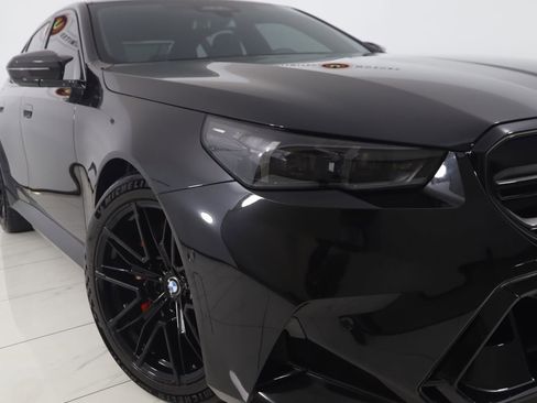 Used 2025 BMW M5 w/ Executive Package image 29