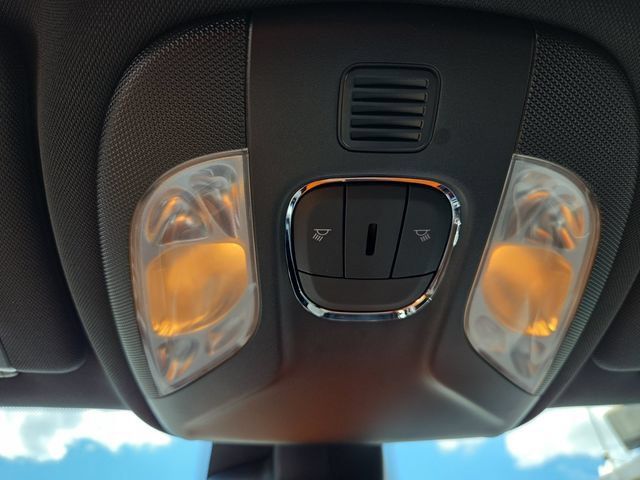 Used 2024 Jeep Compass Latitude AWD/4WD image 26