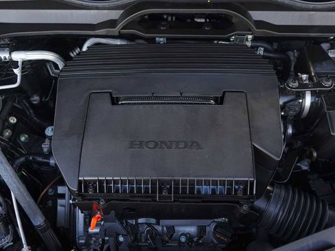 Certified 2025 Honda Pilot TrailSport image 9