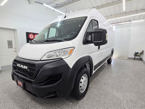 Used 2023 RAM ProMaster 2500 FWD image 8