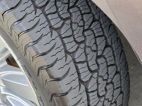 Used 2017 Toyota Sienna XLE image 22