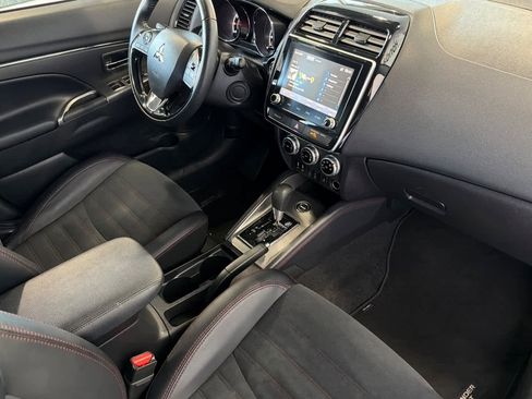 Used 2024 Mitsubishi Outlander Sport SE image 18