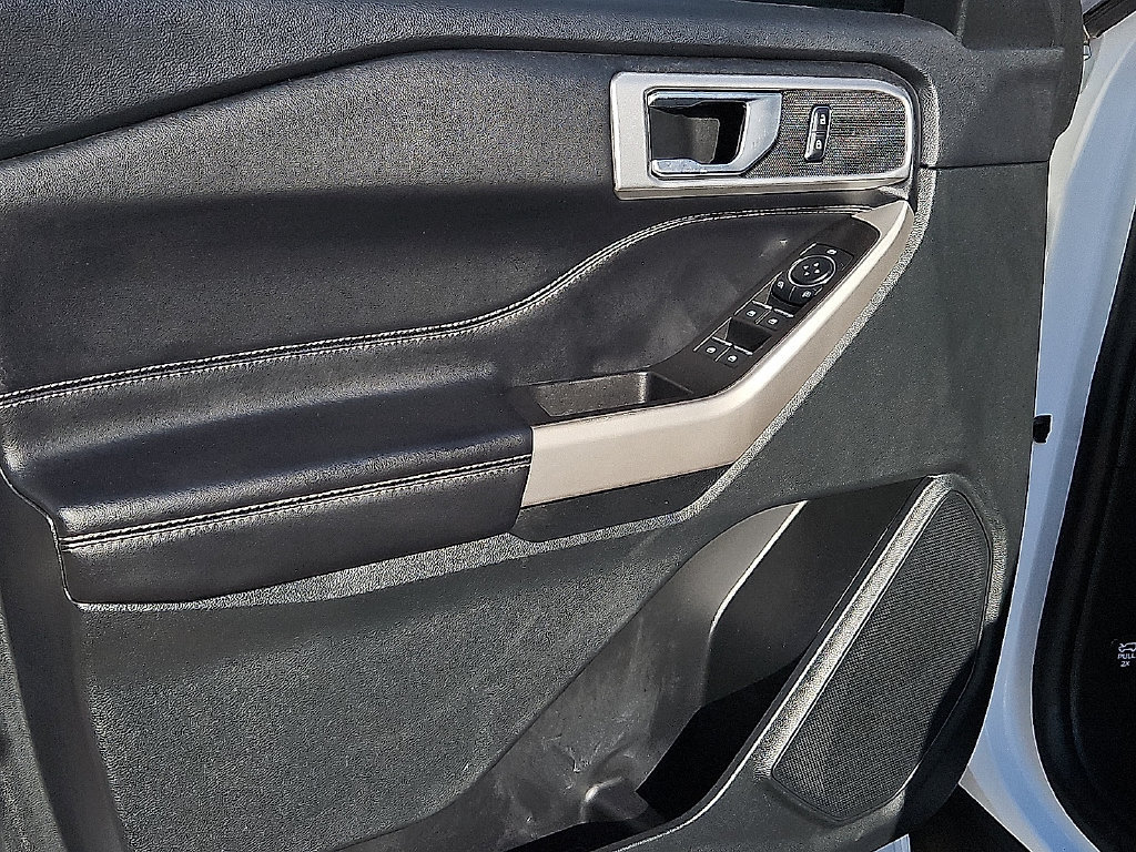 Used 2023 Ford Explorer XLT RWD image 19
