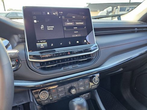 Used 2024 Jeep Compass Trailhawk image 18