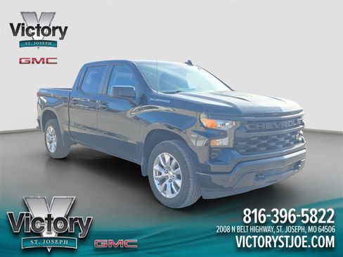 Used 2023 Chevrolet Silverado 1500 Custom image 1