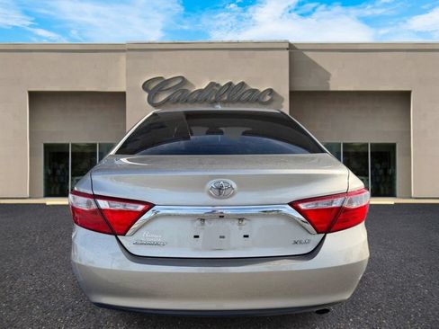 Used 2017 Toyota Camry XLE w/ Moonroof Package FWD image 4