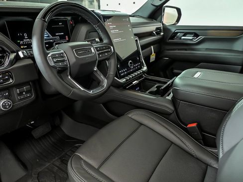 New 2026 GMC Yukon Denali w/ Denali Reserve Package AWD/4WD image 8