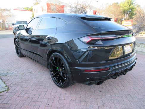 Used 2022 Lamborghini Urus image 90