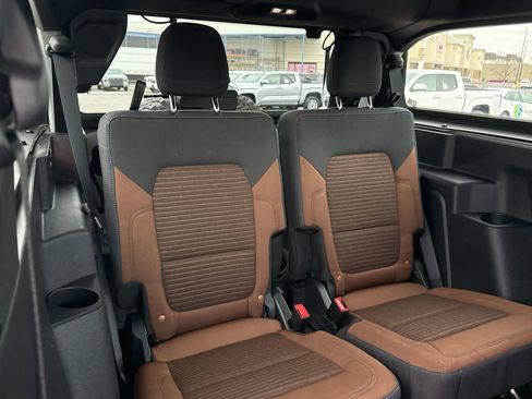 Used 2023 Ford Bronco Outer Banks w/ Sasquatch Package image 16