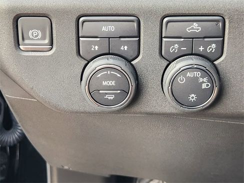 Used 2024 Chevrolet Silverado 1500 LT image 21