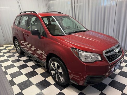 Used 2018 Subaru Forester 2.5i w/ Popular Package #3A AWD/4WD image 3