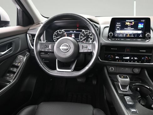 Certified 2023 Nissan Rogue SV w/ SV Premium B Package FWD image 12