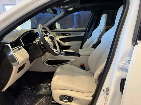 New 2025 Jaguar F-PACE R-Dynamic S AWD/4WD image 8