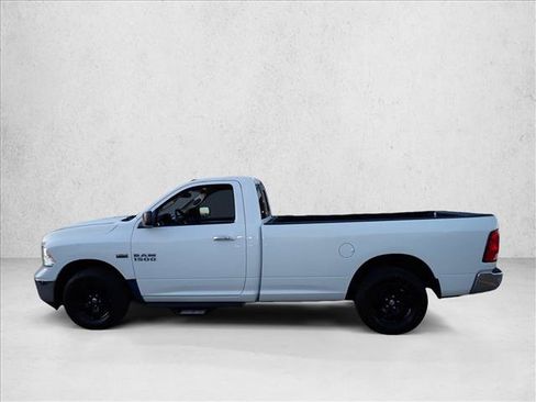 Used 2015 RAM 1500 Classic SLT AWD/4WD image 2