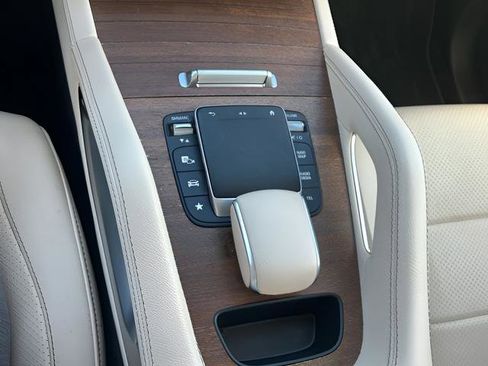 Used 2021 Mercedes-Benz GLE 350 w/ Premium Package image 40