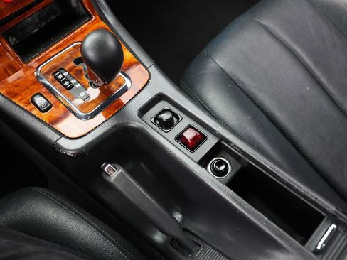 Used 2001 Mercedes-Benz SLK 320 image 23