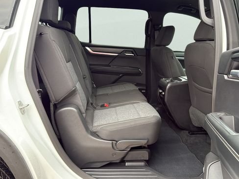 Used 2025 GMC Acadia Elevation FWD image 12