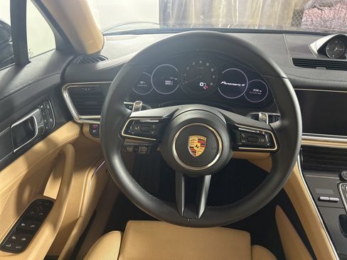 Certified 2023 Porsche Panamera 4 Platinum Edition image 12
