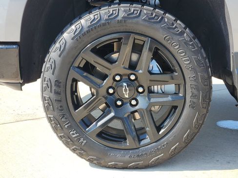 Used 2024 Chevrolet Silverado 1500 LT Trail Boss AWD/4WD image 10