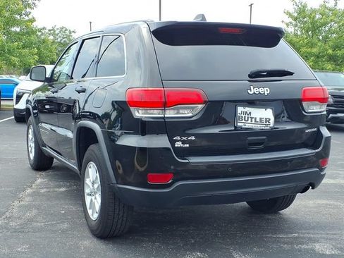 Used 2018 Jeep Grand Cherokee Laredo AWD/4WD image 2