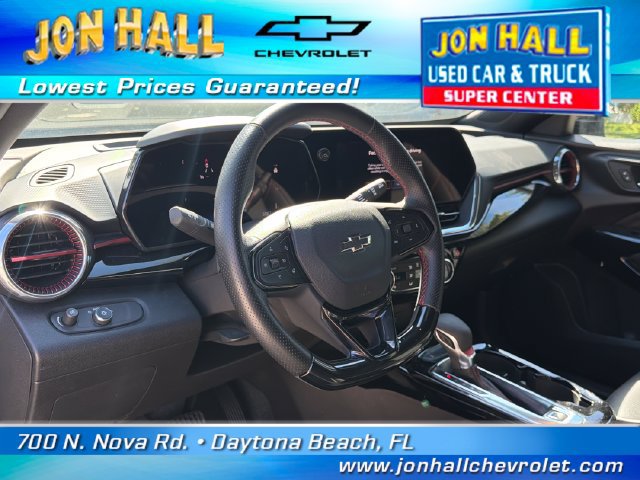Used 2025 Chevrolet Trax RS w/ Sunroof Package FWD image 21