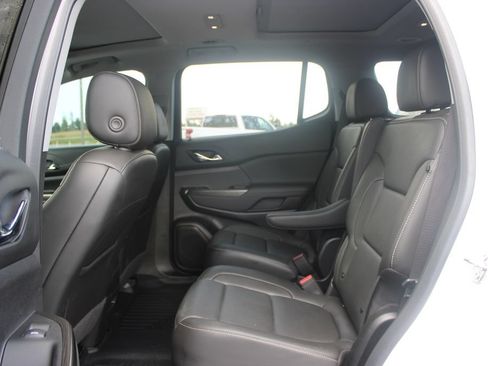 Used 2023 GMC Acadia SLT w/ Preferred Package FWD image 27