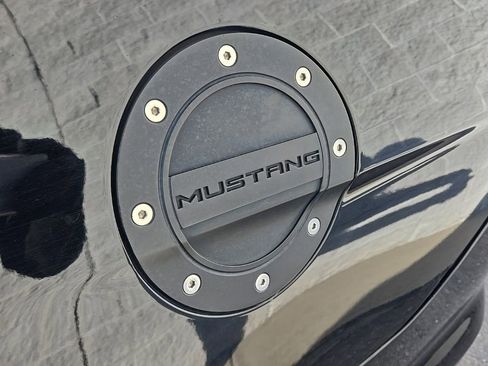 Used 2017 Ford Mustang Premium image 38