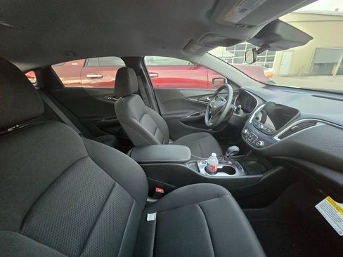 Used 2024 Chevrolet Malibu LS FWD image 9