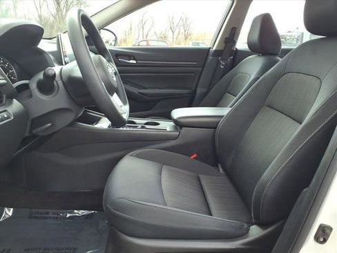 Used 2025 Nissan Altima 2.5 SV image 17