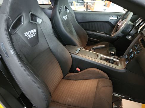 Used 2013 Ford Mustang Boss 302 RWD image 2