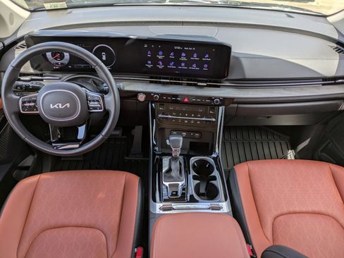 Used 2023 Kia Carnival SX FWD image 13