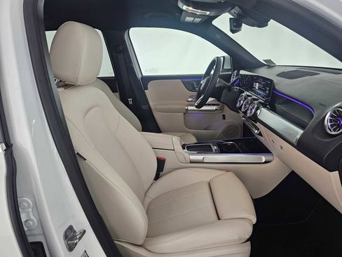 Certified 2025 Mercedes-Benz GLB 250 image 10