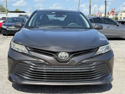 Used 2018 Toyota Camry LE FWD image 10