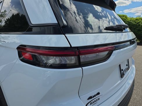 New 2026 Jeep Grand Cherokee Altitude AWD/4WD image 34