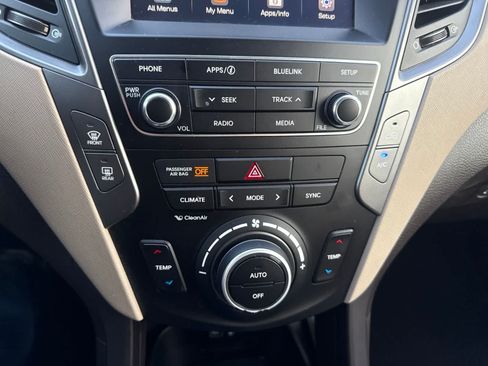 Used 2017 Hyundai Santa Fe Sport FWD image 28